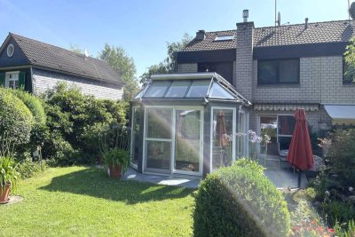 Zuhause mit Vielfalt – Doppelhaushälfte mit Einliegeroption, Wintergarten und großer Garage