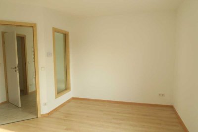 Kleine, gemütliche 3 Zi.-Wohnung im EG