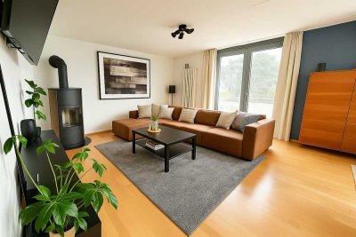 Große 4-Zimmerwohnung - Nähe Großer Garten! Balkon! Kamin! 2 x TG!