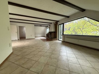 Sanierte Wohnung mit drei Zimmern und Balkon in Arnsberg