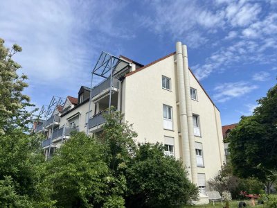GEPFLEGTE DACHGESCHOSSWOHNUNG - DEMNÄCHST  BEZUGSFREI