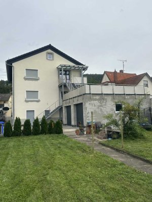 Interessantes freistehendes 2-Familienhaus mit exklusiver Ausstattung & großem Grundstück