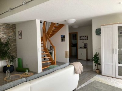 Stilvolle 3,5-Zimmer-Wohnung mit Balkon und Einbauküche in Weil im Schönbuch