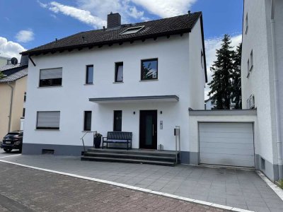 Erstbezug nach Komplettsanierung ! 2 ZKB-Dachgeschoss-Wohnung in Gonsenheim zu vermieten.