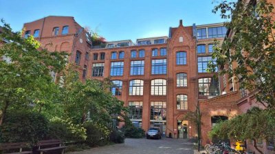 Helles, ruhiges, modernes Loft mit Loggia