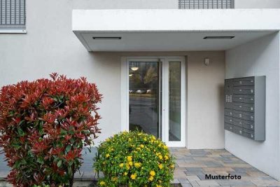 2- und 4-Familienhaus mit 6 Stellplätzen
