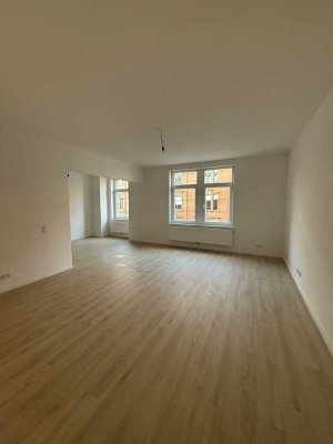 !! ERSTBEZUG !! Helle und kernsanierte 4 ZKB Wohnung in 66121 Saarbrücken zu vermieten