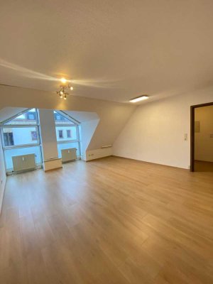 Helle 2-Zimmer Dachgeschosswohnung im Zentrum von Bayreuth