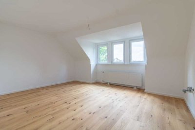 NEU MODERNISIERTE DACHGESCHOSSWOHNUNG IN RUHIGER LAGE MIT TAGESLICHTBAD +PROVISIONSFREI+