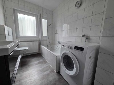 Möblierte helle 4-Zimmer-Wohnung mit Balkon im 1. OG in Oftersheim