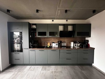 Stilvolle, neuwertige 3-Zimmer-Maisonette-Wohnung mit geh. Innenausstattung mit EBK