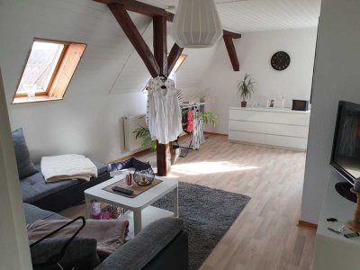 Günstige 3-Zimmer-Dachgeschosswohnung mit Balkon in Espenau