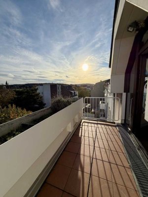 Elegante 2-Zimmer Maisonette-Wohnung im 3. OG mit Balkon in Bonn Südstadt