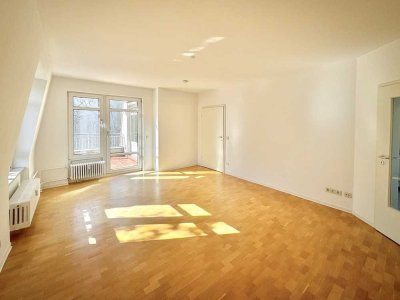 Helle Dachgeschosswohnung in Berlin-Lichterfelde (Steglitz) - 3 Zimmer, Terrasse, Tiefgarage