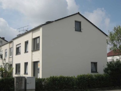 Kernsanierte modernisierte Doppelhaushälfte in idealer Lage mit Garage und Garten