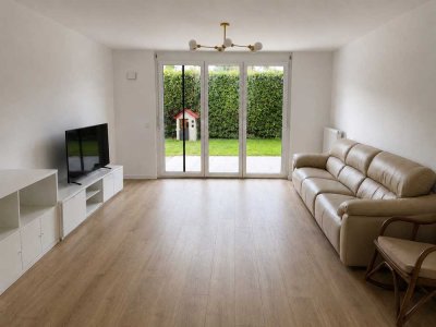 Wohnen mit Charakter: Hochwertiges modernes Reihenhaus mit Garten & Dachterrasse