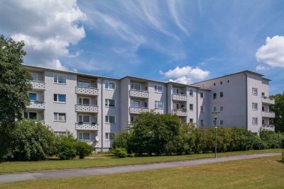 Elegantes Wohnen: Modernisierte 3-Zimmer-Wohnung mit Essdiele und sonniger Loggia