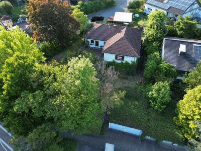 Herrlicher Bungalow mit Doppelgarage und einem sonnigen Grundstück in bester Lage von Baiertal