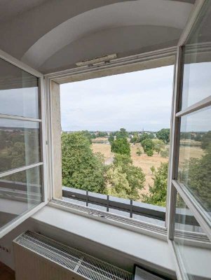 Altbau mit Balkon & Ausblick // 3-Zi.-Whg. in Johannstadt // sofort frei