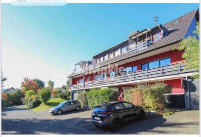 Modernisierte Wohnung mit zwei Zimmern sowie Balkon und Einbauküche in Eitorf