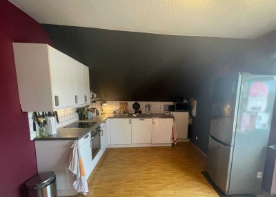 Attraktive  3-Zimmer-Dachgeschosswohnung mit Einbauküche in Burgebrach