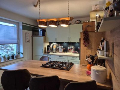 ++Einbauküche++Garage++  4-Zimmer Maisonette Wohnung nähe Klinikum