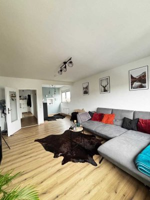 Wohnung mit überdachtem Sonnenbalkon in ruhigem Wohngebiet