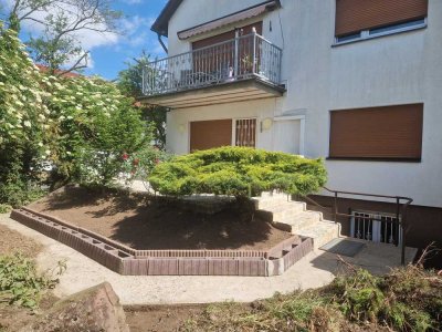 Wohnen mit Charakter: 2-Zimmer-Erdgeschosswohnung mit Garten und Terrasse in Mannheim-Rheinau