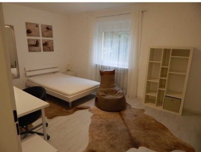 Neuwertige vollmöblierte WG-Zimmer in bevorzugter Lage