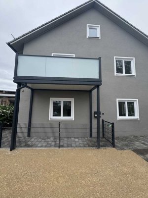 3-Zi.-Maisonette, großzügig, komplett renoviert, Balkon