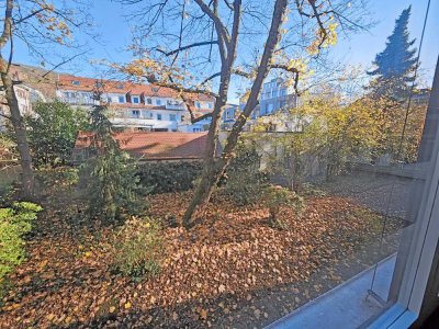 Helle großzügig geschnittene 4-Zimmer Wohnung in der Weststadt!