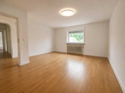 KL-Einsiedlerhof, 4 ZKB, Balkon, Stellplatz, neue Einbauküche *ERSTBEZUG NACH RENOVIERUNG*
