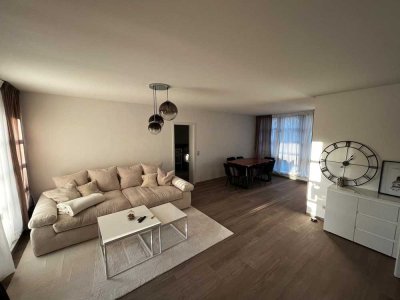 Schöne 2-Zimmer Wohnung mit Balkon, Tiefgaragenstellplatz