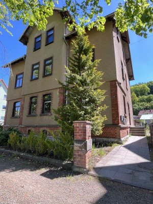 Wohneinheit OG wird zum 1.3. freigestellt, teilmodernisiertes Gründerzeithaus mit 3 Wohneinheiten