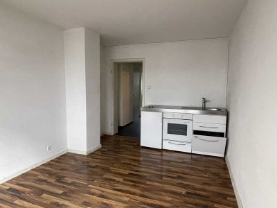 Sofort verfügbar: 2-Zimmerwohnung mit EBK in zentraler Lage