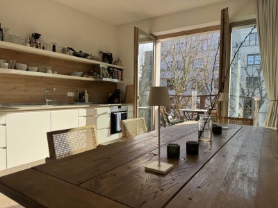Exklusive, möblierte Designwohnung mit 2 Balkonen in Top-Lage