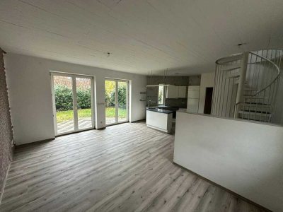 Maisonette mit Terrasse, Garten und Tiefgarage in Regensburg-Oberisling