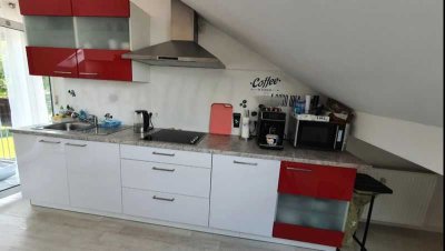 Neuwertige 3-Zimmer-DG-Wohnung mit EBK in Erbach