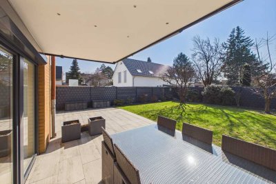 Modernisiertes Reihenendhaus mit ca. 146 m² Wfl., 83 m² Nfl., Südwestterrasse, Garage, Stellplätzen