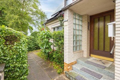 Doppelhaushälfte mit großem Garten – Erbpachtgrundstück in Wedel