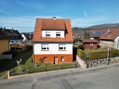 Ruhig gelegenes Einfamilienhaus mit großem Garten und Garage in Witzenhausen OT Unterrieden