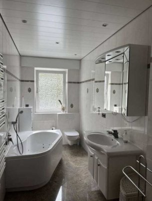 3-Zimmer-Wohnung mit Balkon und EBK in Schlebusch