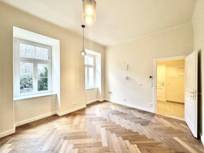 PERFEKTE STADTWOHNUNG! Altbau-Erstbezug mit Blick in den begrünten Innenhof! Balkonanbau möglich!