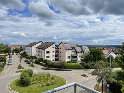 Stilvolle, modernisierte 3-Raum-Wohnung mit Einbauküche in Ingersheim