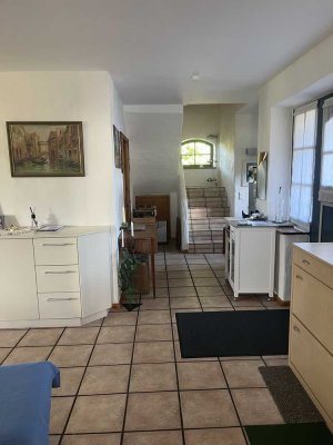 AUFS LAND!- großes Bauernhaus im Grünen