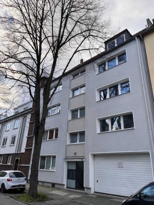 *** Neues Zuhause o. Kapitalanlage: Lage, Lage, Lage... eine gut geschnittene Wohnung mit Balkon ***