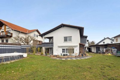 Familienfreundliches Wohnen mit großer Einliegerwohnung in ruhiger Lage