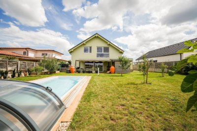 Modernes Einfamilienhaus mit Pool und Garten in Nickelsdorf