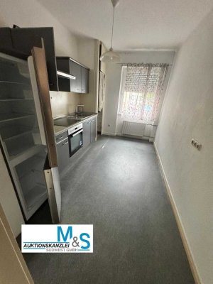 Wohnung zu vermieten in Saarbrücken!  1.OG links