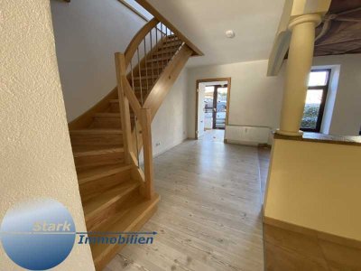 Stark! Großzügige 6 Raum Wohnung mit Balkon und 2 Bädern!